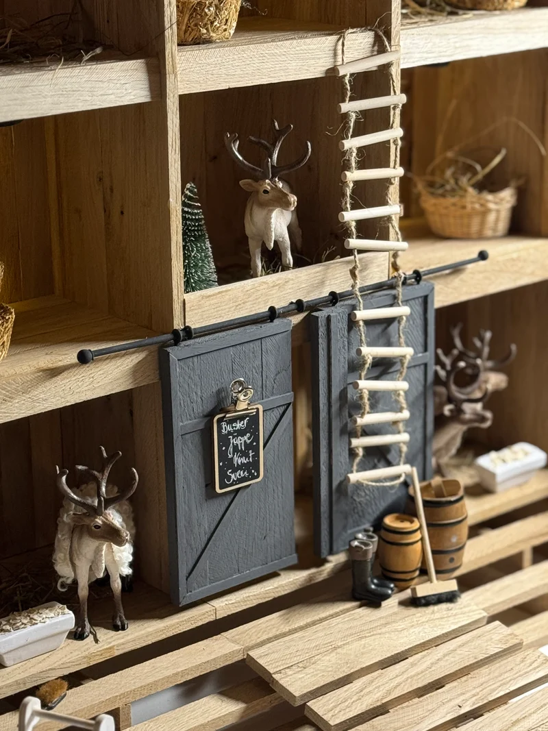 Downloadvorlage Anleitung 9-Fächer-Stall für Schleichtiere