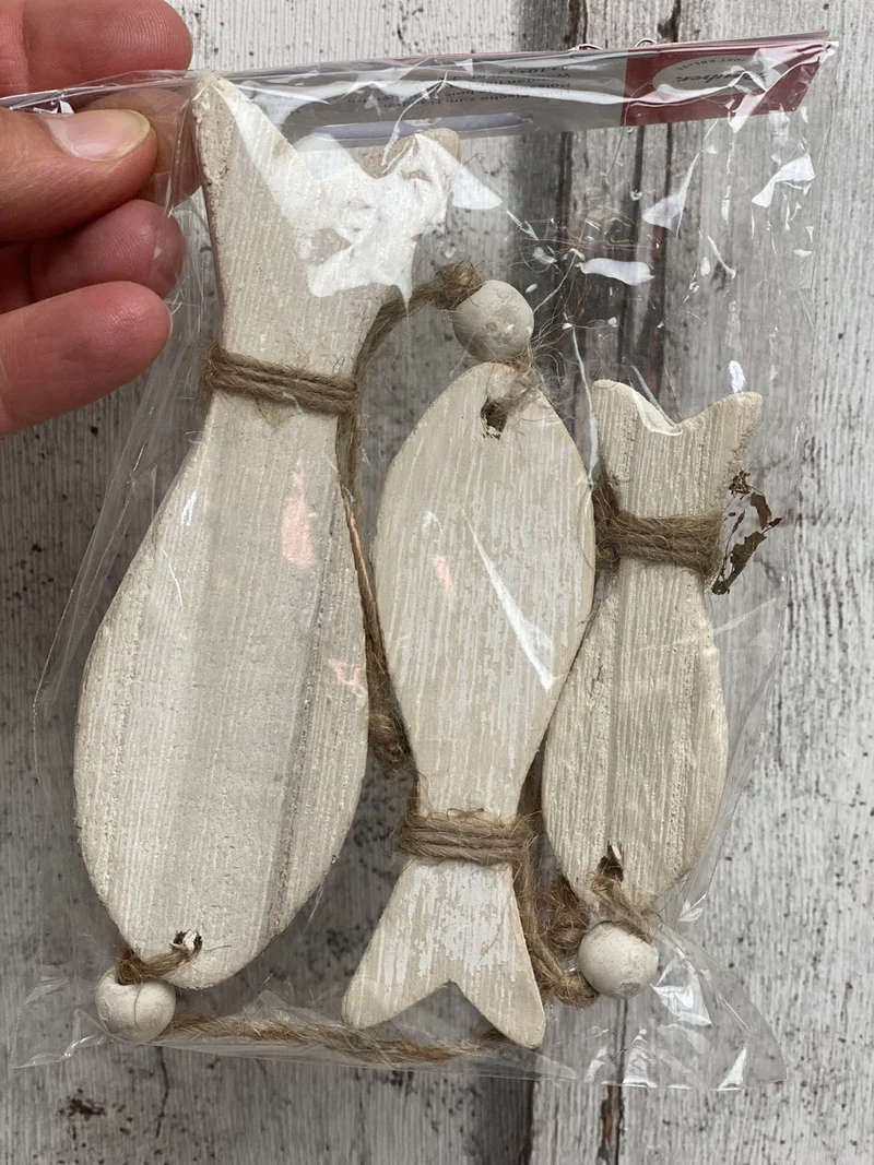 Holz-Fische zum Hängen weiß