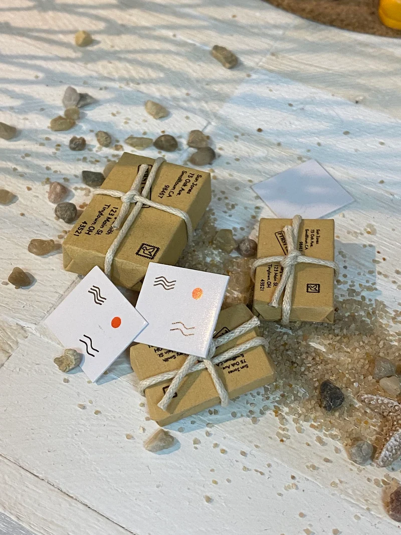 Päckchen und Briefe Miniaturen