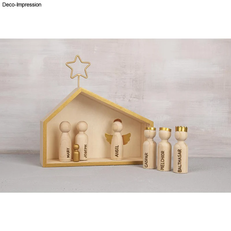 Holz-Krippe mit Figuren