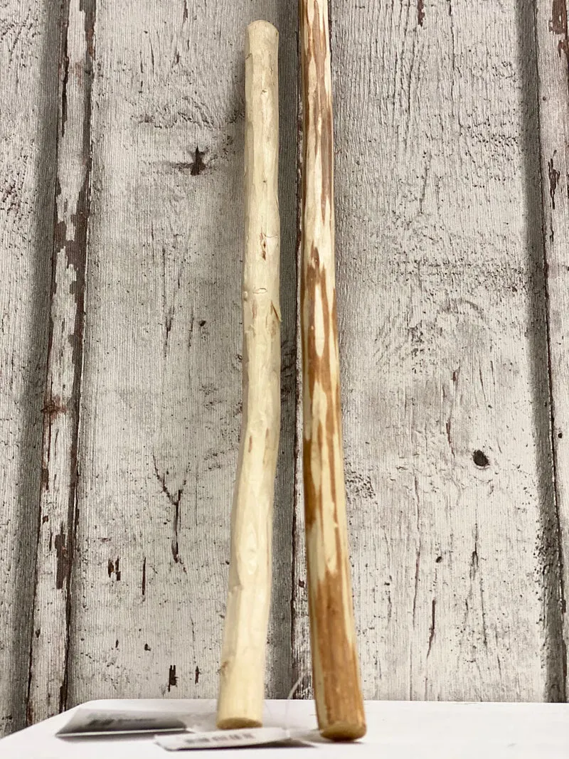 Geschälter Holzstab mit Schraubösen – Naturholz zur Aufhängung | 40 cm oder 60 cm