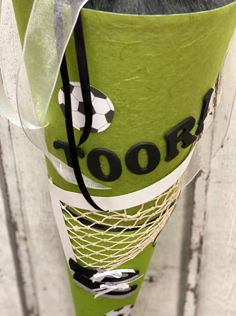 Fußball-Schultüte DIY Bastelset - aus Schultüte wird Nachtlicht