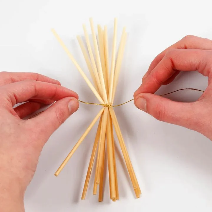 Mini Straw Snowflake Craft Set