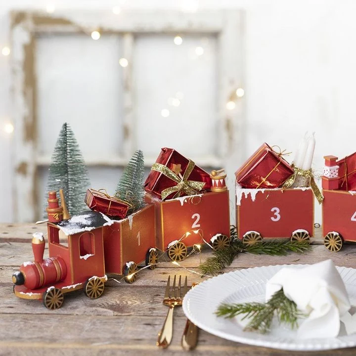 Wooden Train Car for Decorating, 10 cm